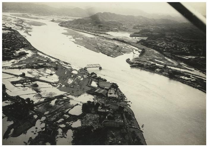 航空写真（天田橋崩壊）
