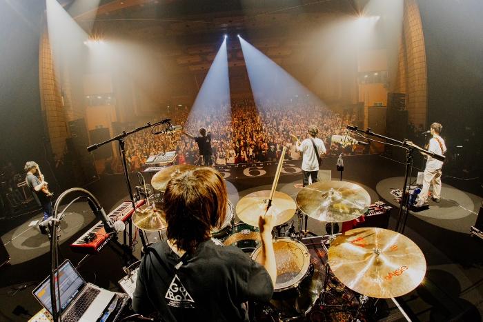 live1